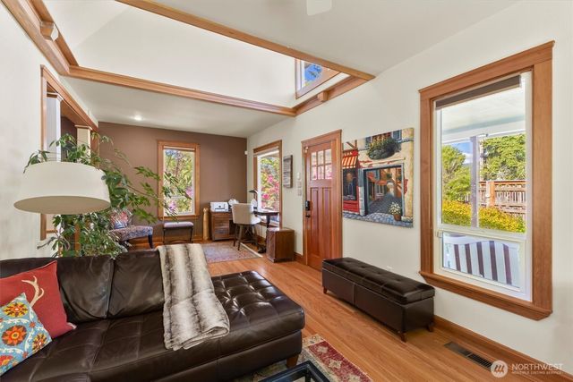 1517 Fairvew Street, Bellingham, WA 98229