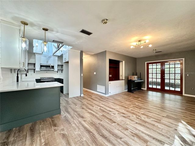 1629 NW 40TH TERRACE, Gainesville, FL 32605