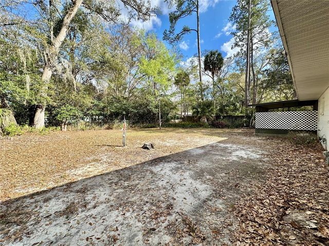 1629 NW 40TH TERRACE, Gainesville, FL 32605