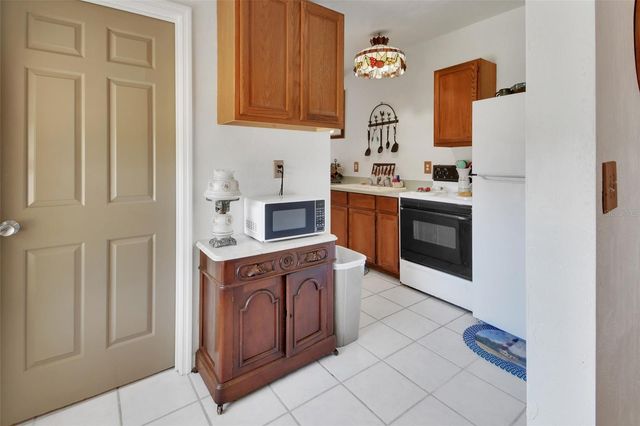 1403 BLACKWELDER ROAD, De Leon Springs, FL 32130