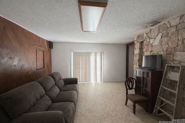 5822 GABOR DR, San Antonio, TX 78240