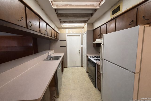 5822 GABOR DR, San Antonio, TX 78240