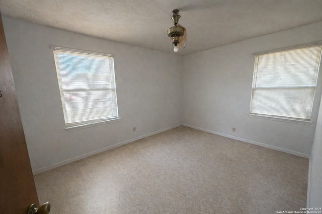 5822 GABOR DR, San Antonio, TX 78240