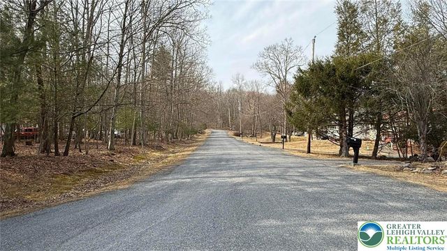 24 Green Meadow Drive, Middle Smithfield Twp, PA 18302