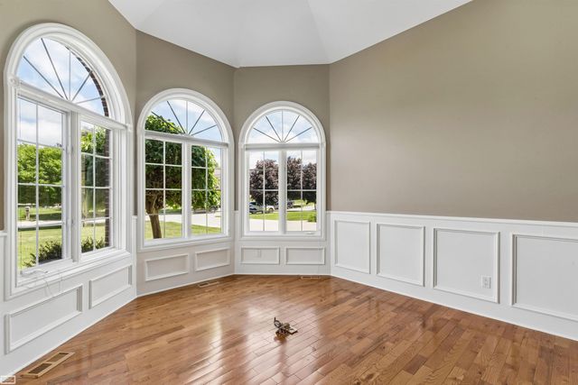 26578 Harvest Dr Drive, Chesterfield, MI 48051