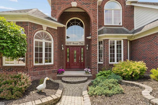 26578 Harvest Dr Drive, Chesterfield, MI 48051