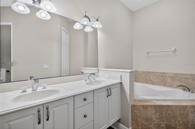 216 LAMONTE POINT COURT, Debary, FL 32713