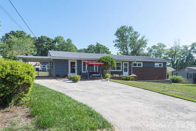 1928 Marigold Lane, Hudson, NC 28638