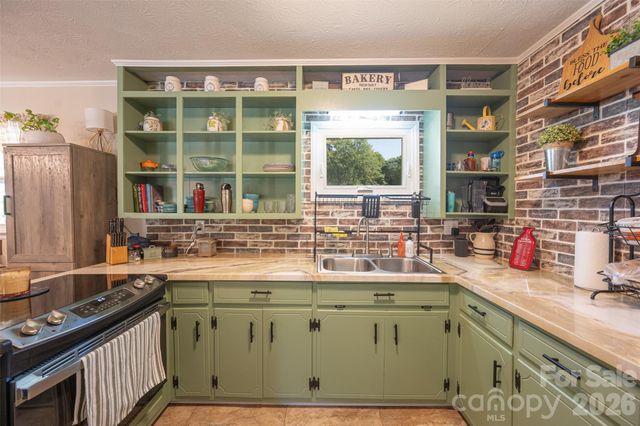1928 Marigold Lane, Hudson, NC 28638