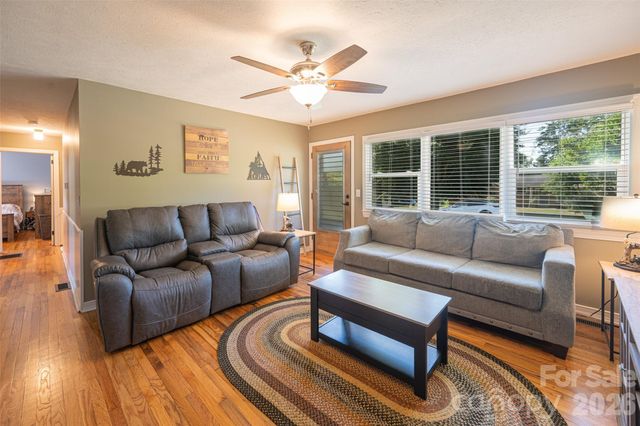 1928 Marigold Lane, Hudson, NC 28638
