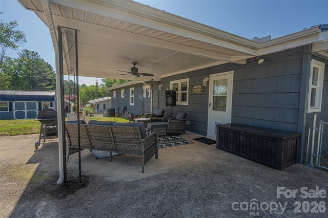 1928 Marigold Lane, Hudson, NC 28638
