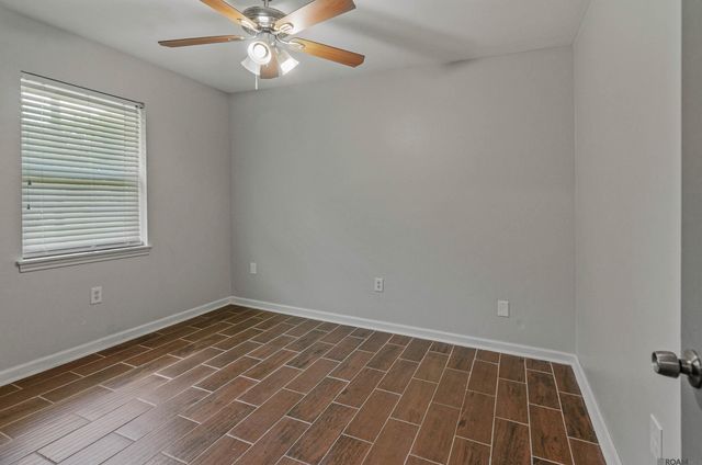 614 Cypress Dr, Baker, LA 70714