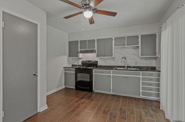 614 Cypress Dr, Baker, LA 70714