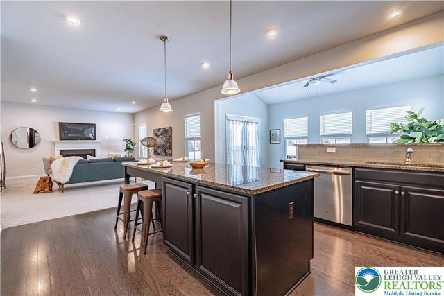 2584 Raya Way, Bethlehem Twp, PA 18045