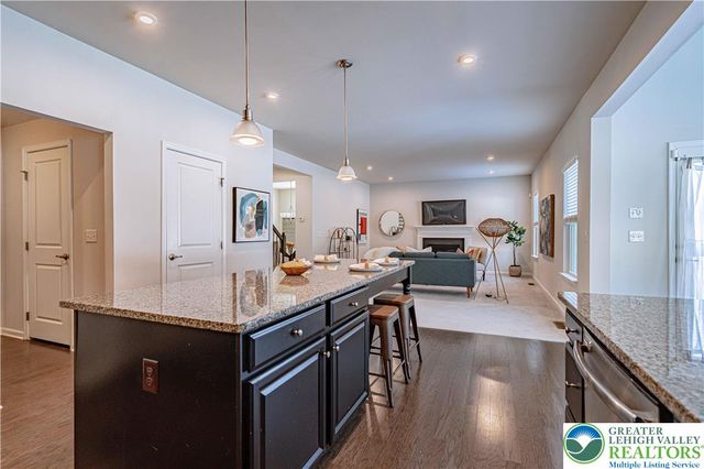 2584 Raya Way, Bethlehem Twp, PA 18045