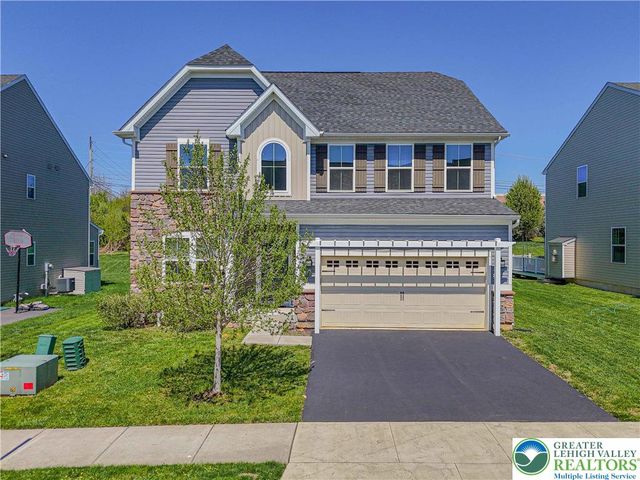 2584 Raya Way, Bethlehem Twp, PA 18045