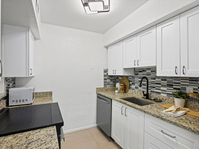 851 MILES AVENUE 13, Winter Park, FL 32789