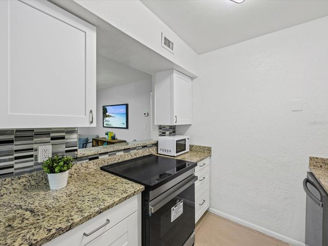 851 MILES AVENUE 13, Winter Park, FL 32789