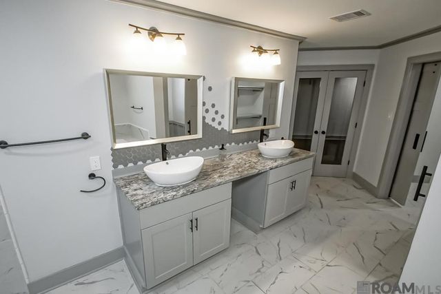 7167 Donaldson Dr, Gonzales, LA 70737