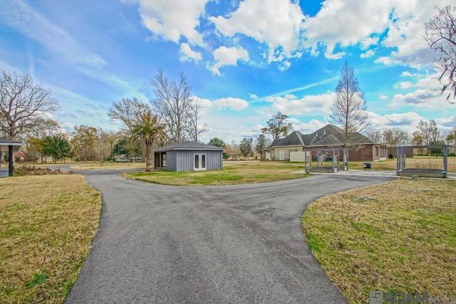 7167 Donaldson Dr, Gonzales, LA 70737