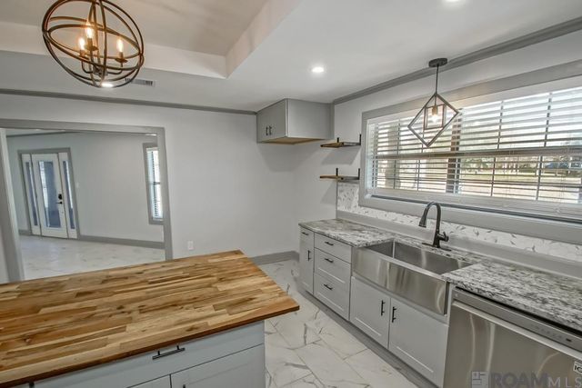 7167 Donaldson Dr, Gonzales, LA 70737