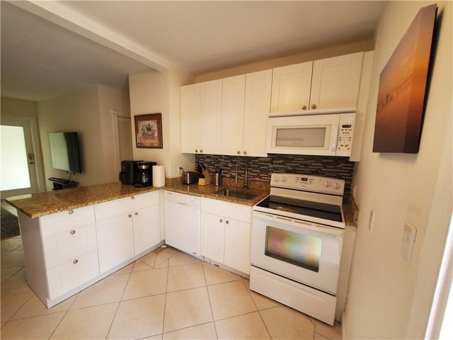 3204 NE 6th Street, Pompano Beach, FL 33062