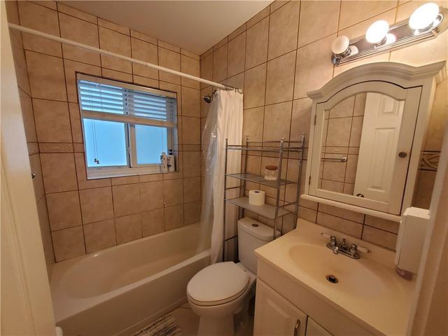3204 NE 6th Street, Pompano Beach, FL 33062