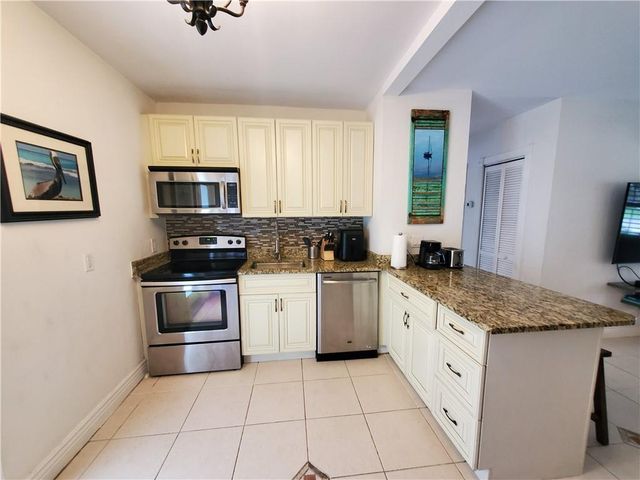 3204 NE 6th Street, Pompano Beach, FL 33062