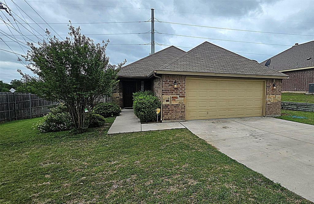 101 Hummingbird Drive, Weatherford, TX 76088