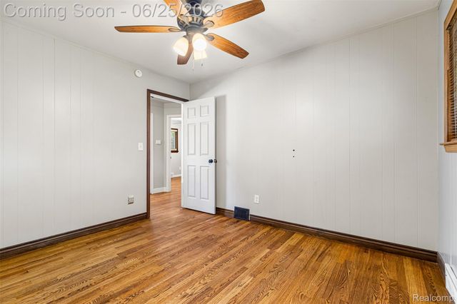 33135 Alvin Street, Garden City, MI 48135