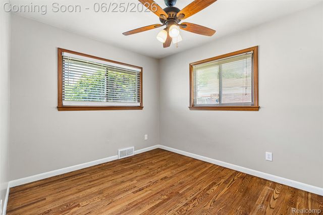33135 Alvin Street, Garden City, MI 48135