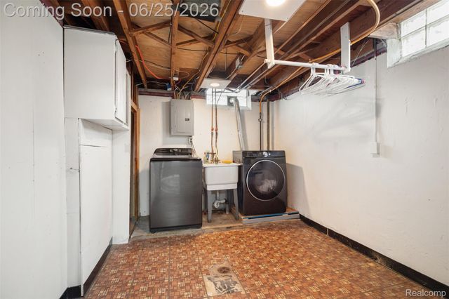 33135 Alvin Street, Garden City, MI 48135