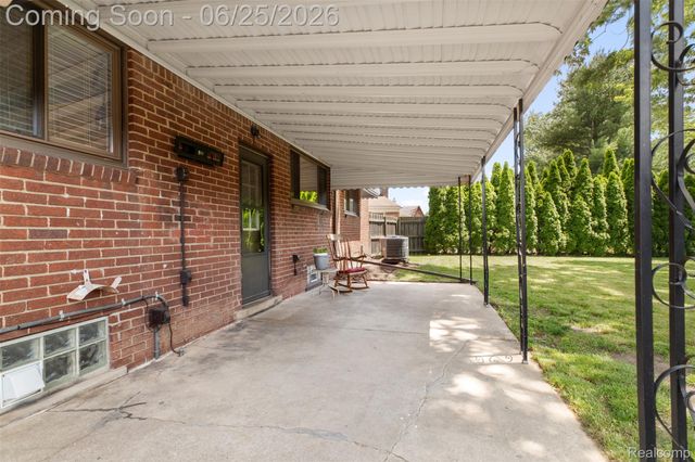 33135 Alvin Street, Garden City, MI 48135