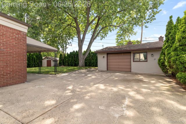 33135 Alvin Street, Garden City, MI 48135
