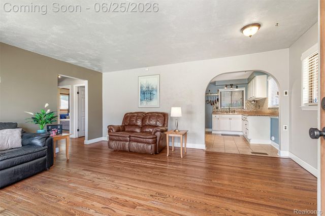 33135 Alvin Street, Garden City, MI 48135