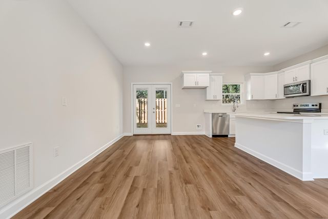 37 Shebbi Lane, Freeport, FL 32439