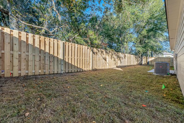 37 Shebbi Lane, Freeport, FL 32439