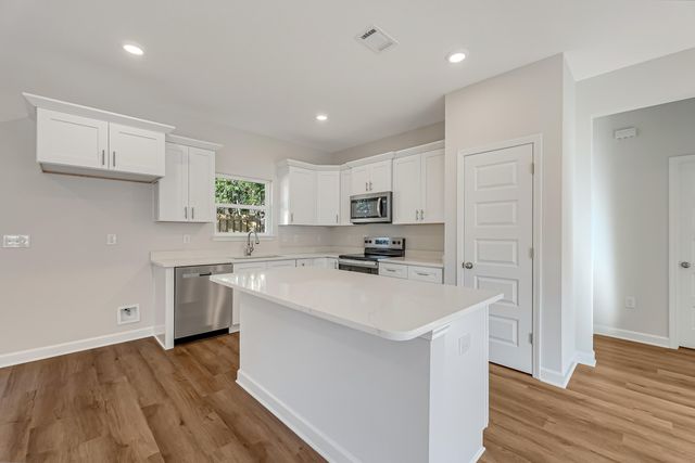 37 Shebbi Lane, Freeport, FL 32439