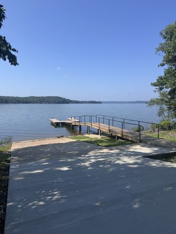 396 Moores Ln, Stewart, TN 37175