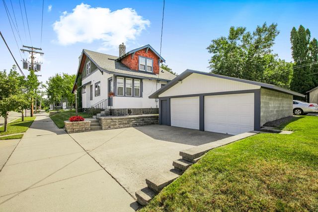 703 13th Avenue S, Saint Cloud, MN 56301