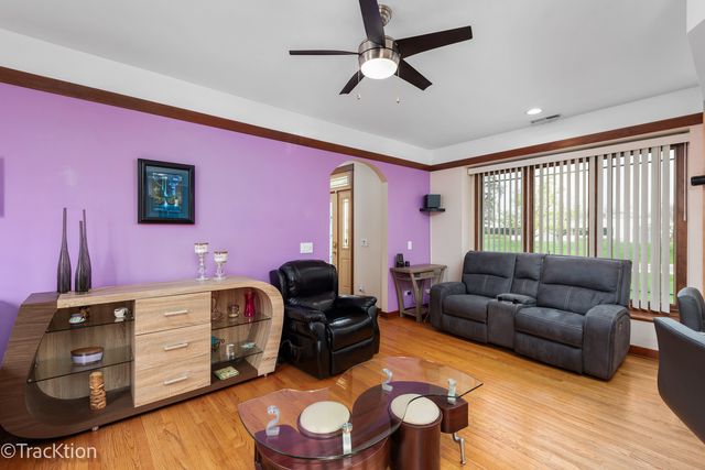 617 W Wilson Avenue, Lombard, IL 60148