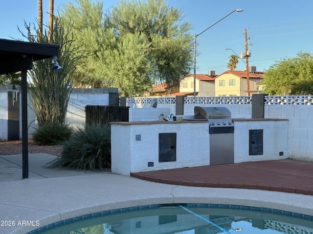 14231 N 51ST Drive, Glendale, AZ 85306