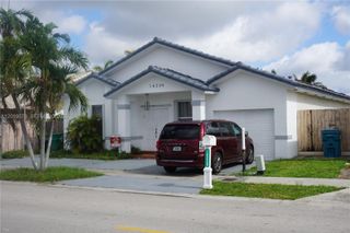 14239 SW 10th St, Miami, FL 33184