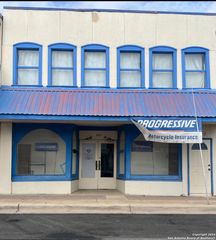 206 N 5TH ST, Carrizo Springs, TX 78834