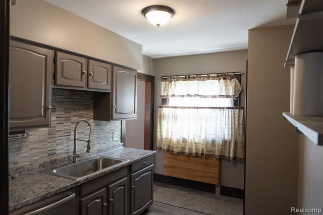 825 Frank Street, Flint, MI 48504