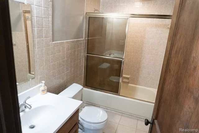 825 Frank Street, Flint, MI 48504