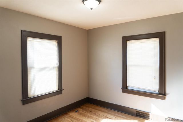 825 Frank Street, Flint, MI 48504