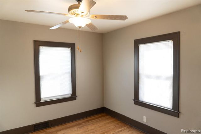 825 Frank Street, Flint, MI 48504