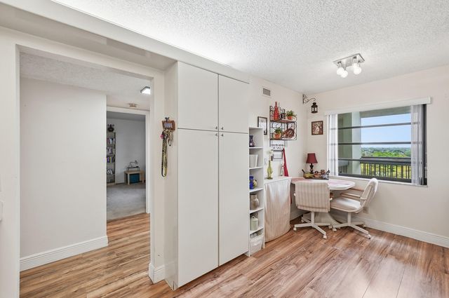 7050 NW 44th Street 705, Lauderhill, FL 33319