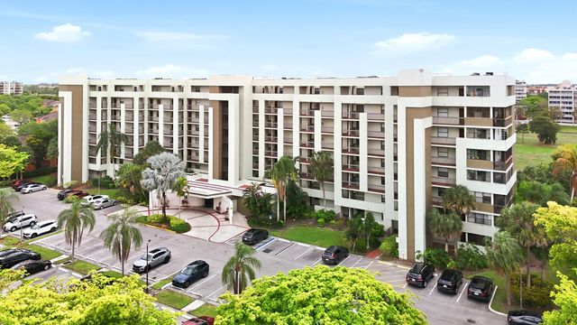 7050 NW 44th Street 705, Lauderhill, FL 33319